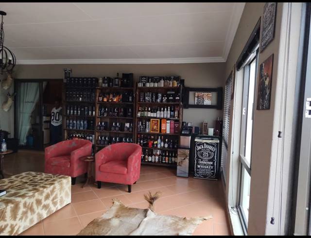 4 BEDROOM TOWNHOUSE FOR SALE IN CASHAN